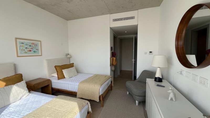 Departamento con tres suites en la Barra con vista al mar